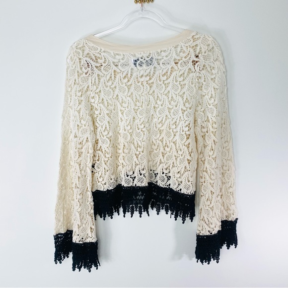 DRESS THE POPULATION BELL SLEEVE TOP - Picture 10 of 11